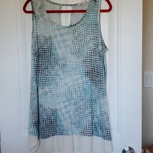 🛍 3/$10 Tank top with contrasting hem